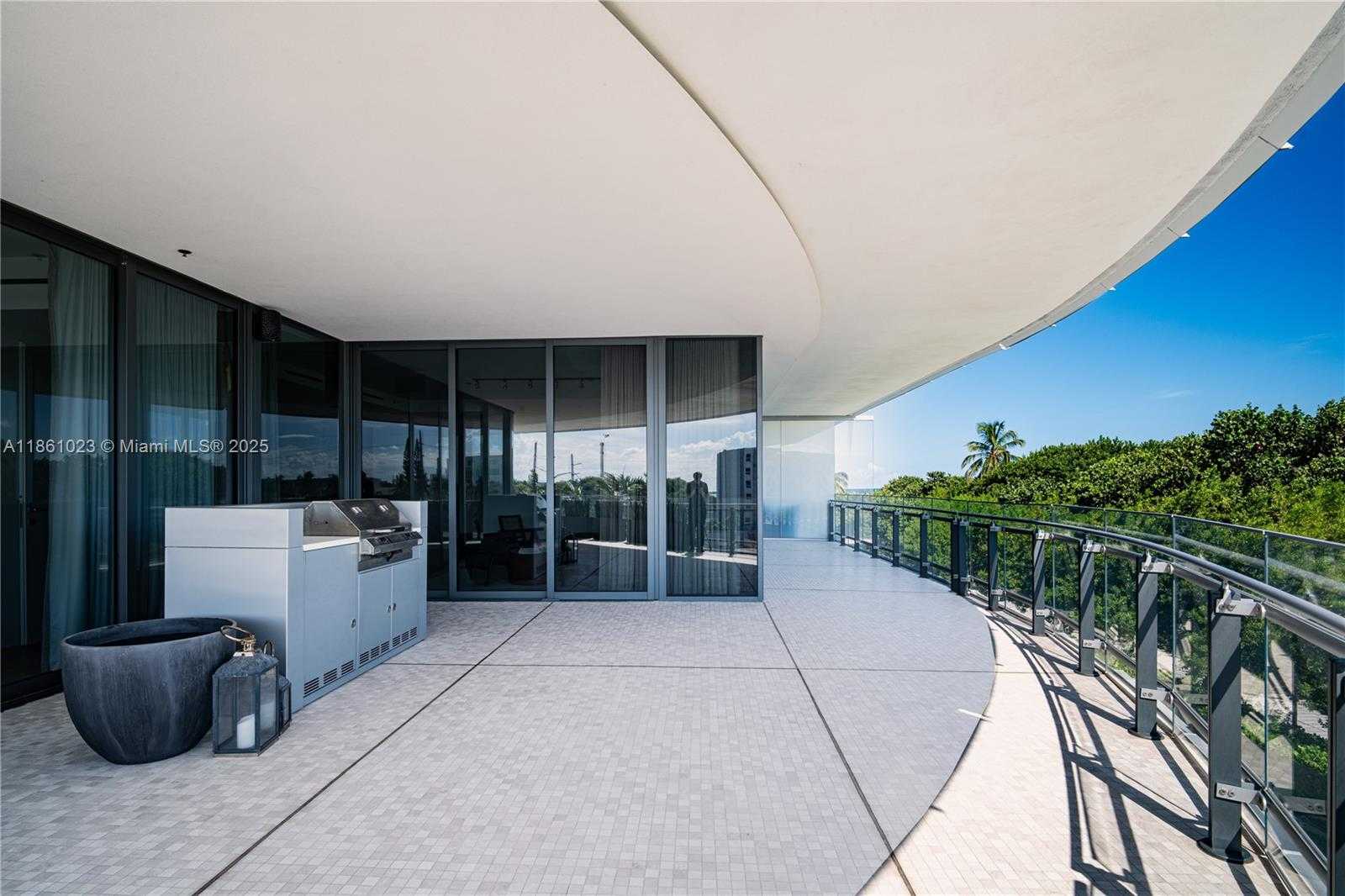 Small Image of 8701 COLLINS AVE #306, Miami Beach Number 3