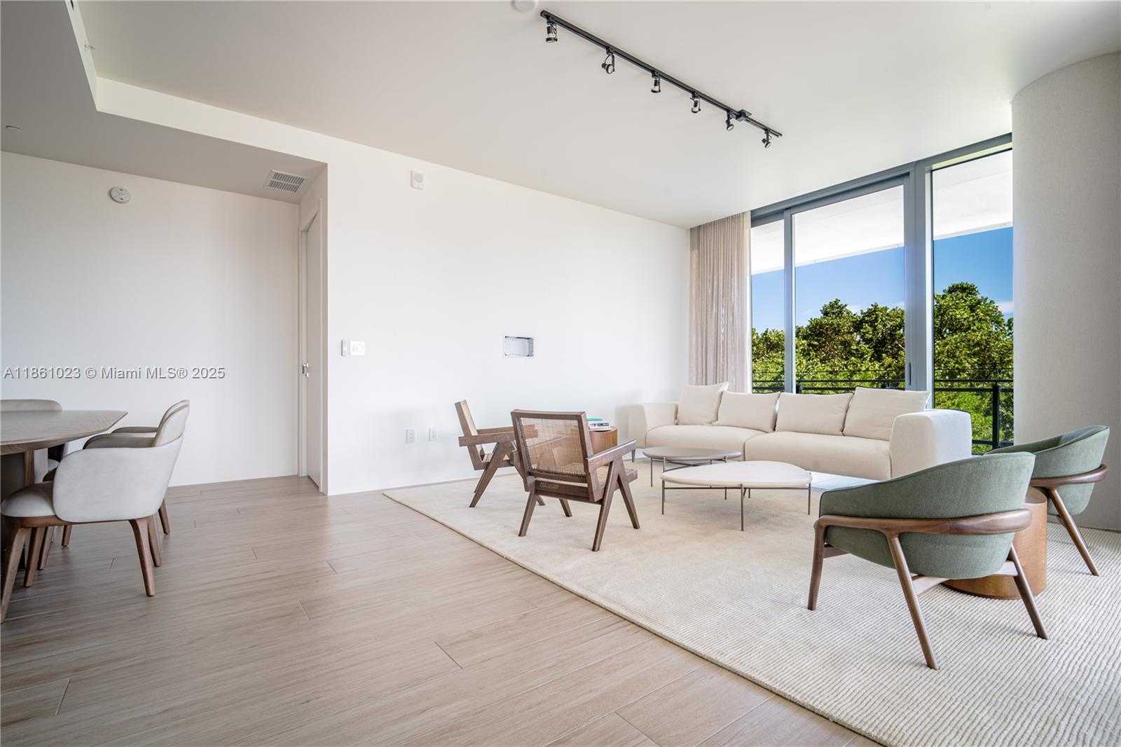Small Image of 8701 COLLINS AVE #306, Miami Beach Number 4