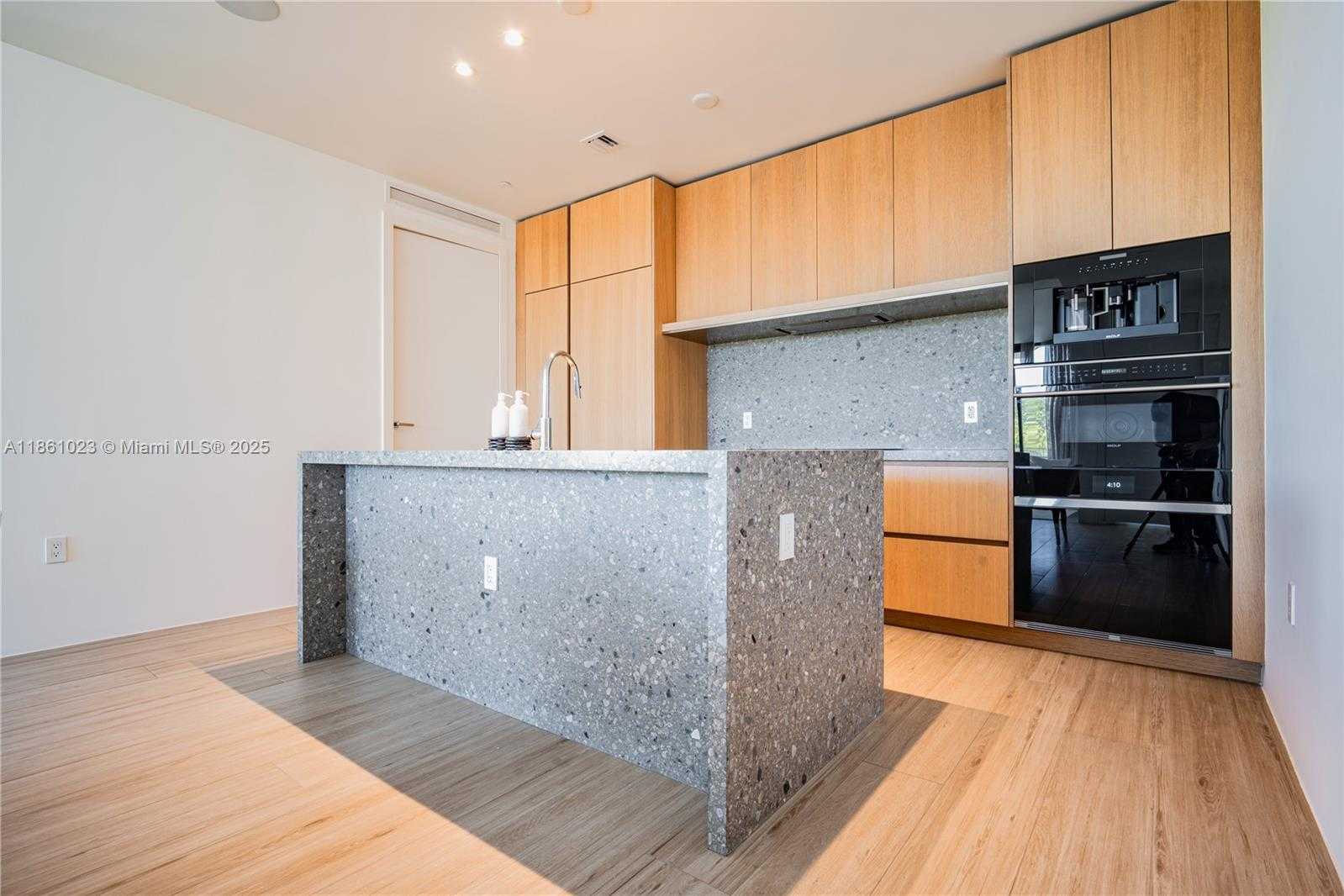 Small Image of 8701 COLLINS AVE #306, Miami Beach Number 7