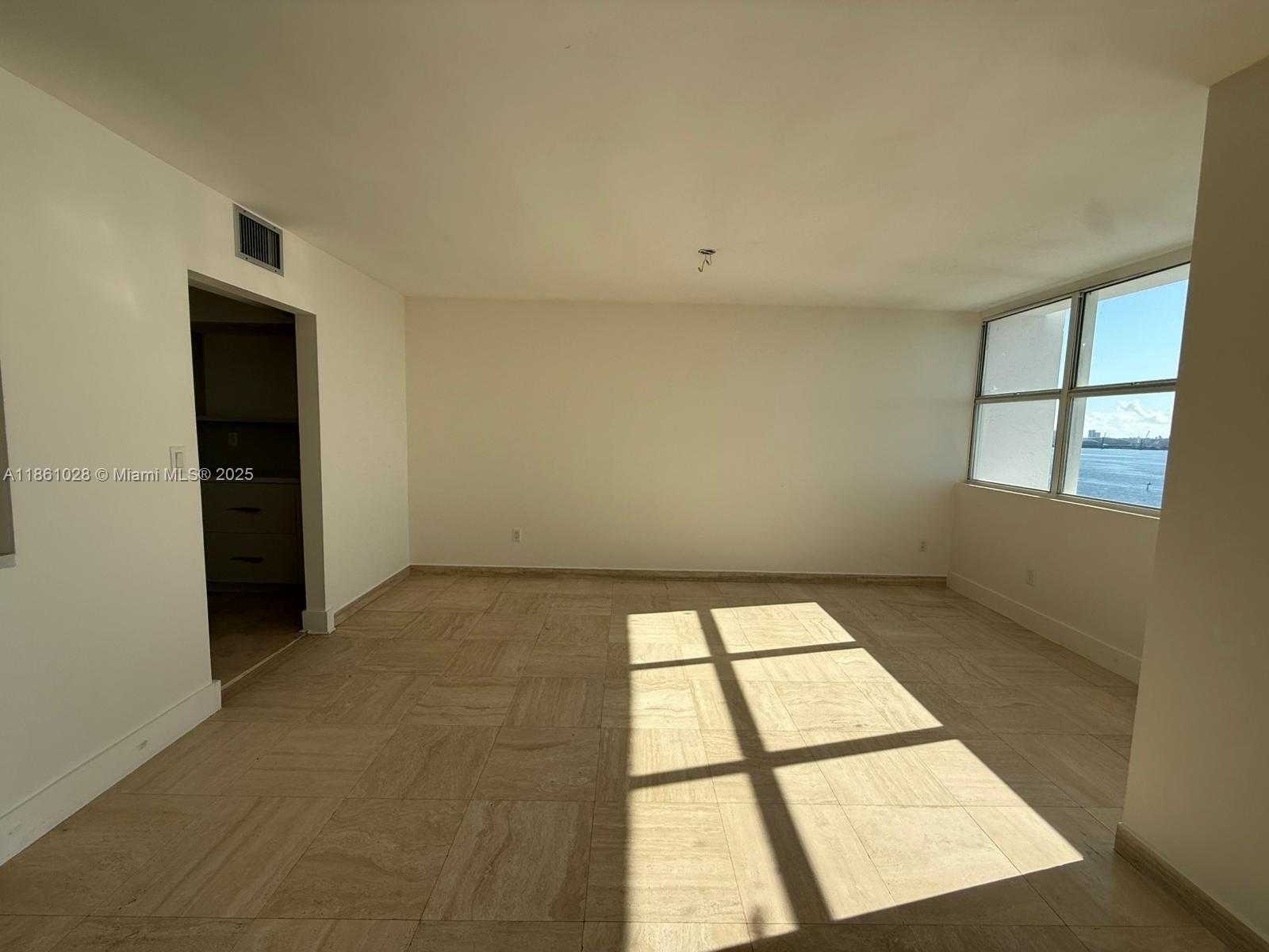 Small Image of 1420 BRICKELL BAY DR #1203A, Miami Number 14