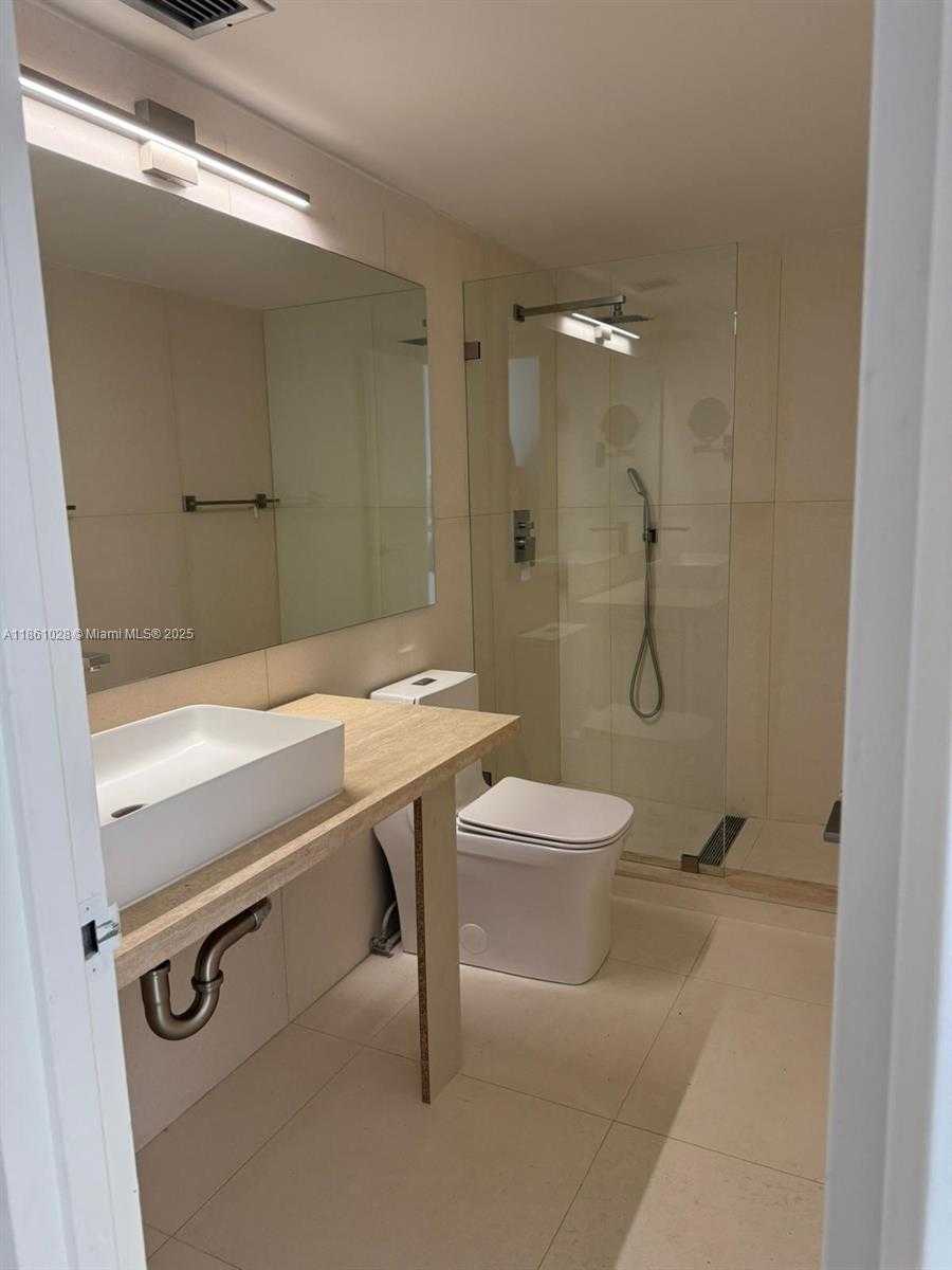 Small Image of 1420 BRICKELL BAY DR #1203A, Miami Number 32