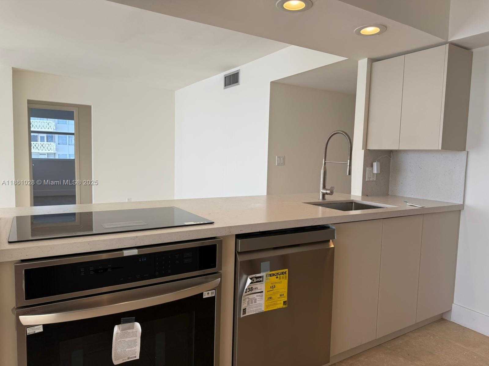 Small Image of 1420 BRICKELL BAY DR #1203A, Miami Number 7