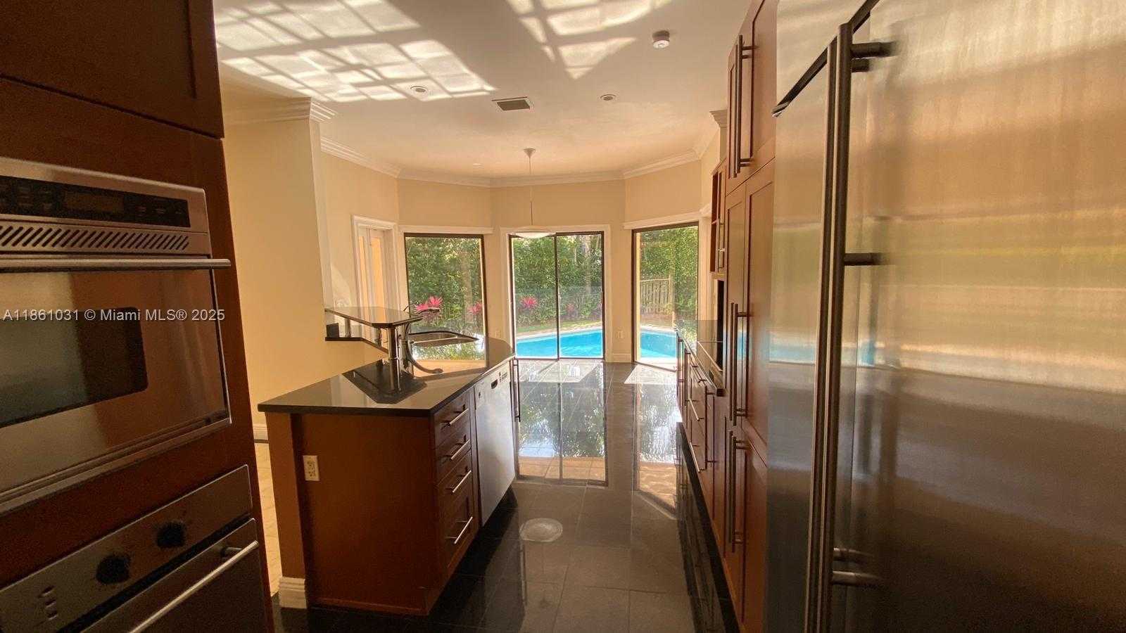 Small Image of 301 ISLA DORADA BLVD, Coral Gables Number 12