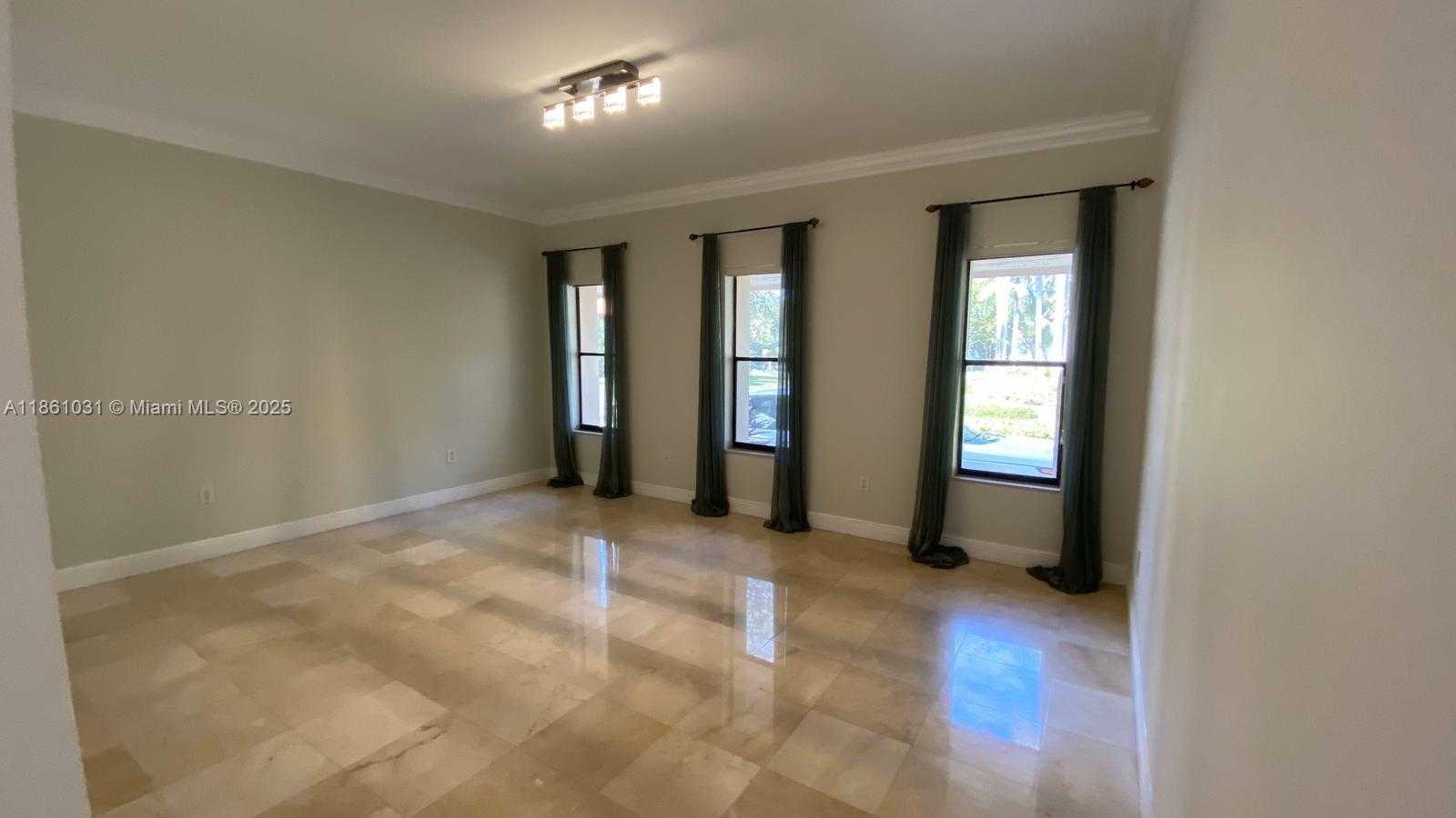 Small Image of 301 ISLA DORADA BLVD, Coral Gables Number 17