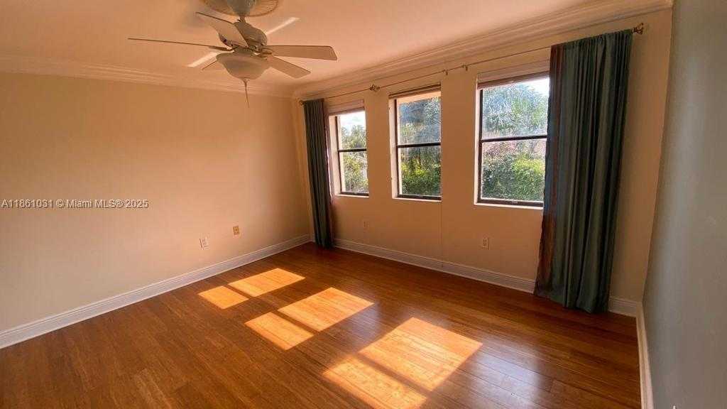Small Image of 301 ISLA DORADA BLVD, Coral Gables Number 19