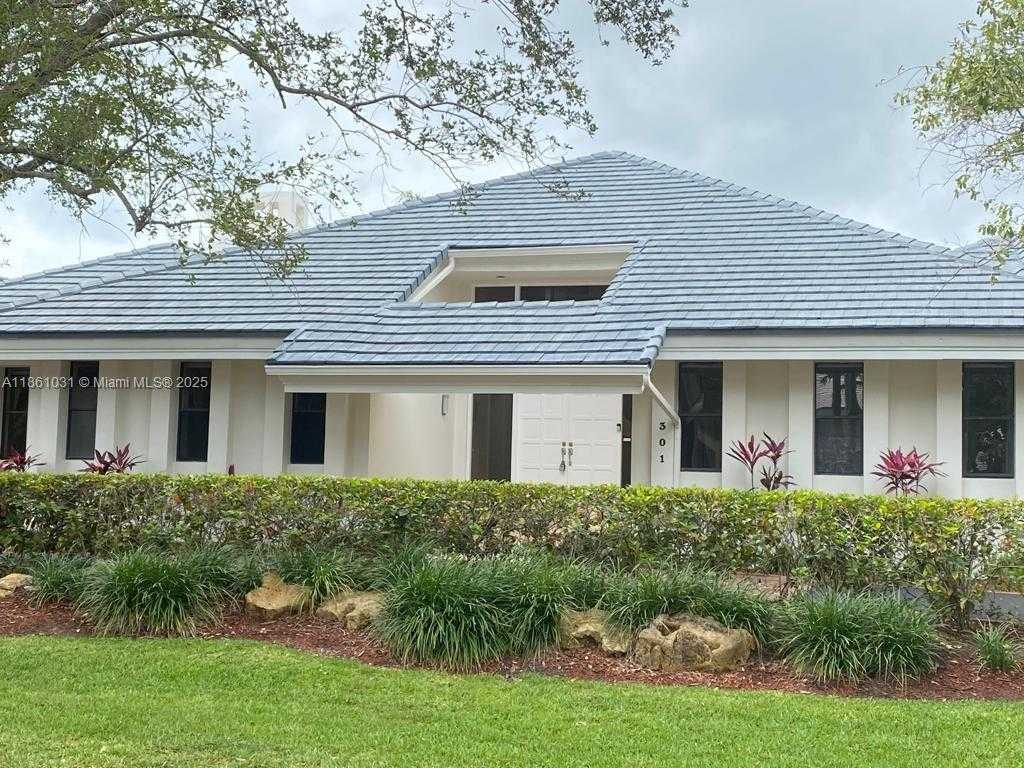 Small Image of 301 ISLA DORADA BLVD, Coral Gables Number 2