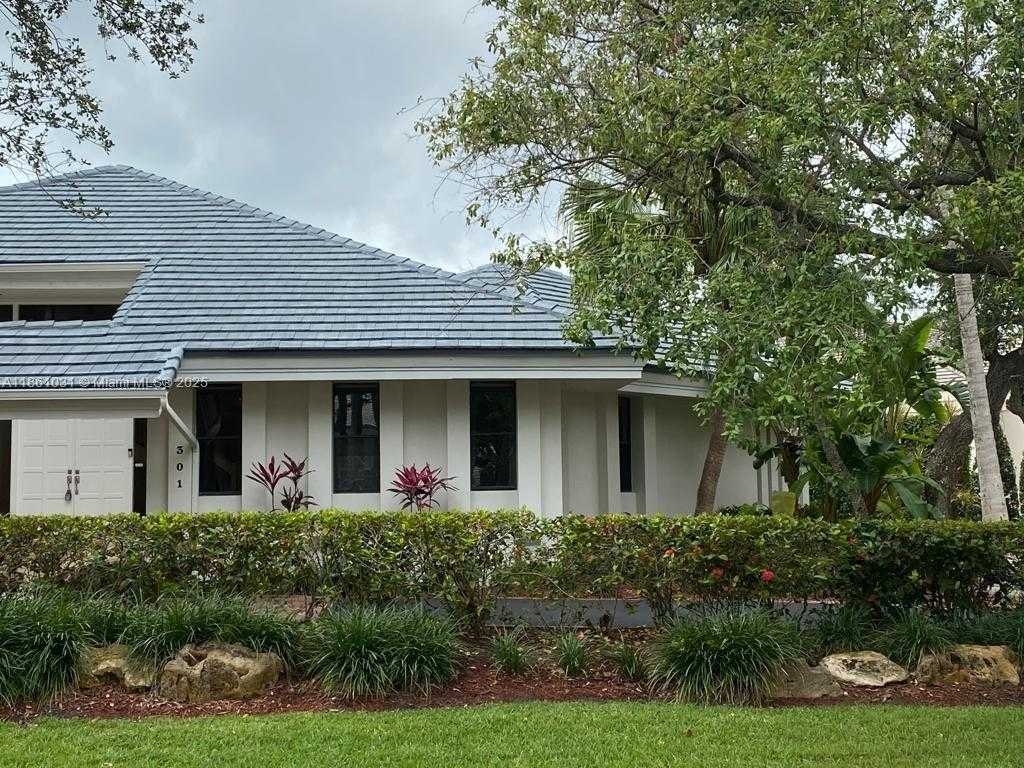 Small Image of 301 ISLA DORADA BLVD, Coral Gables Number 3