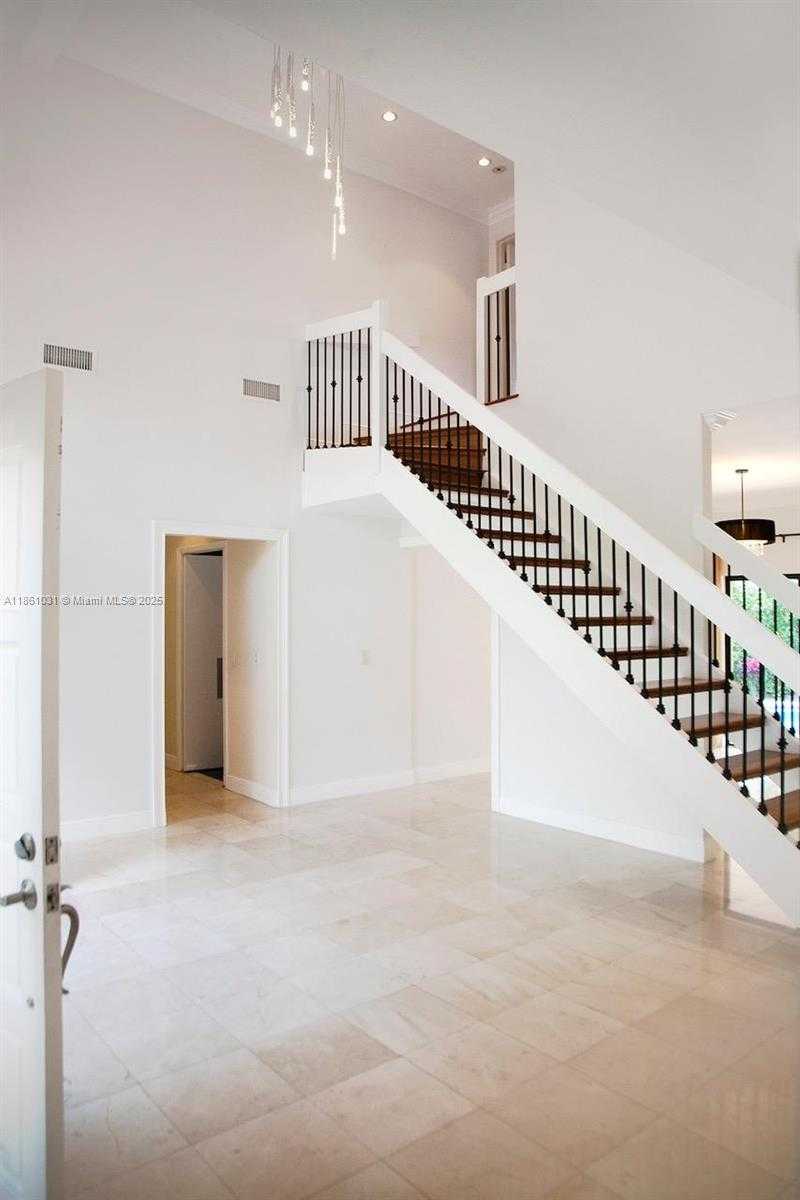 Small Image of 301 ISLA DORADA BLVD, Coral Gables Number 7