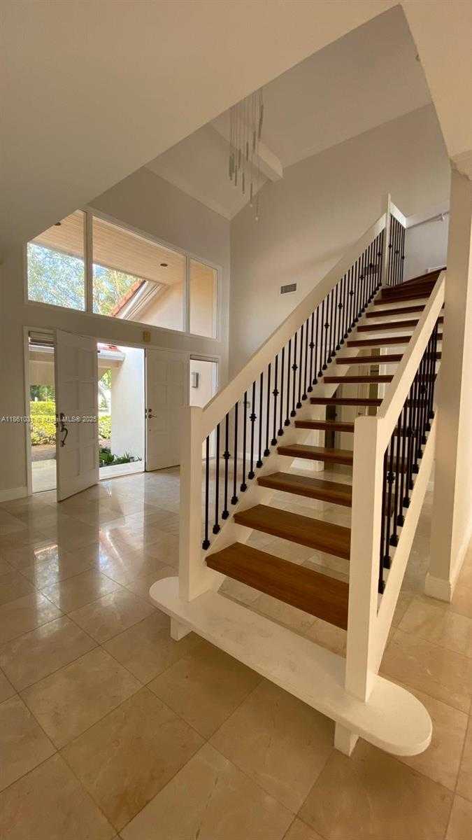 Small Image of 301 ISLA DORADA BLVD, Coral Gables Number 8