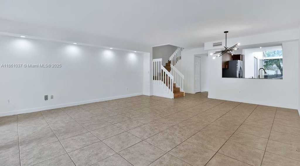 Small Image of 3501 MAGELLAN CIR #636, Aventura Number 12