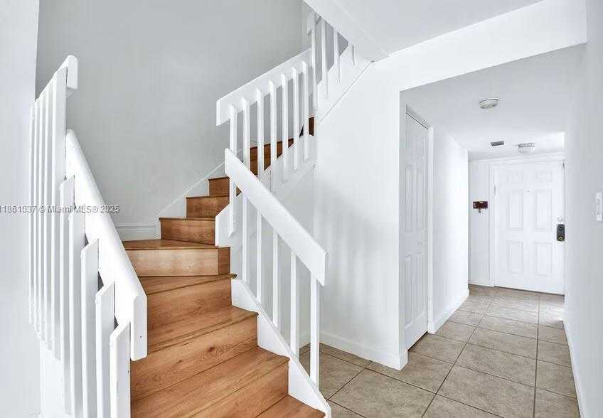 Small Image of 3501 MAGELLAN CIR #636, Aventura Number 17
