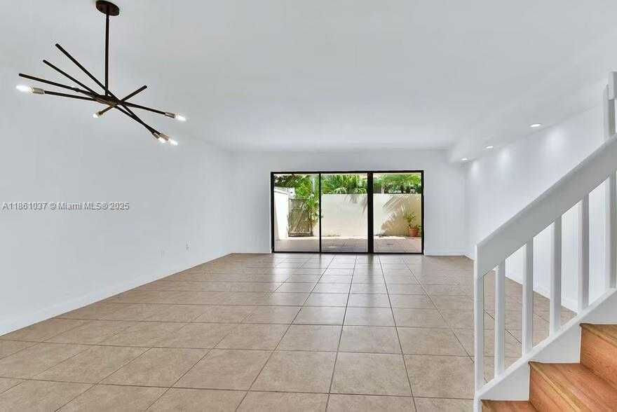 Small Image of 3501 MAGELLAN CIR #636, Aventura Number 2