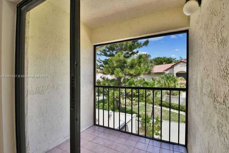 Small Image of 3501 MAGELLAN CIR #636, Aventura Number 21