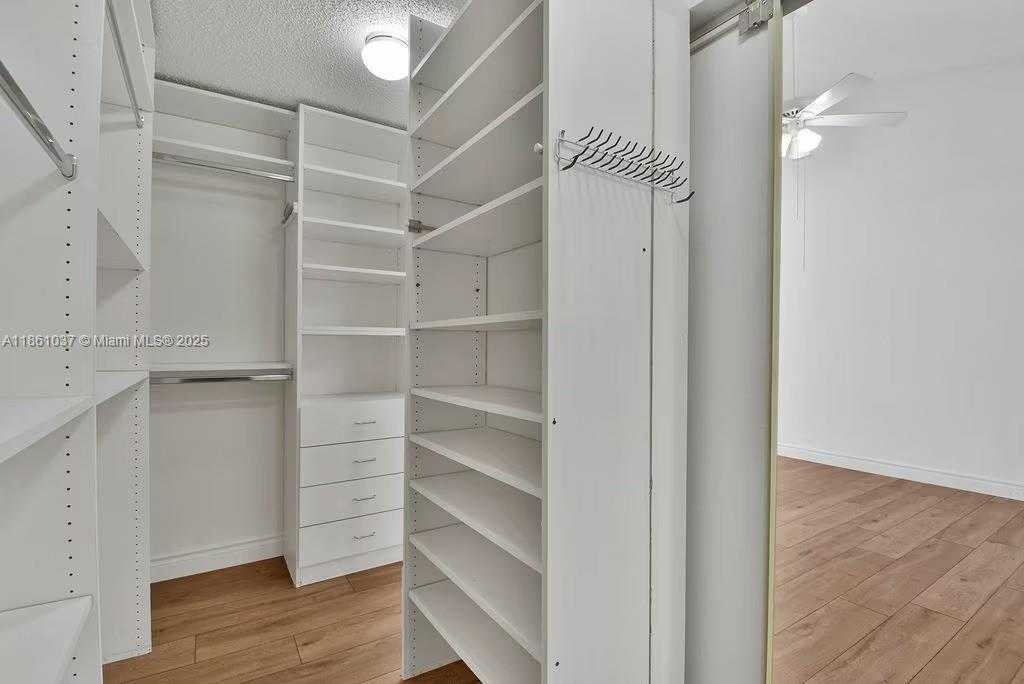 Small Image of 3501 MAGELLAN CIR #636, Aventura Number 24
