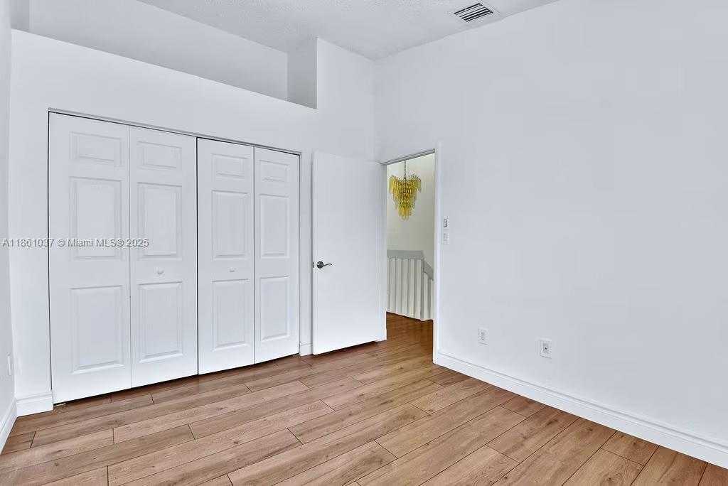 Small Image of 3501 MAGELLAN CIR #636, Aventura Number 25