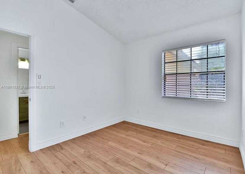 Small Image of 3501 MAGELLAN CIR #636, Aventura Number 26