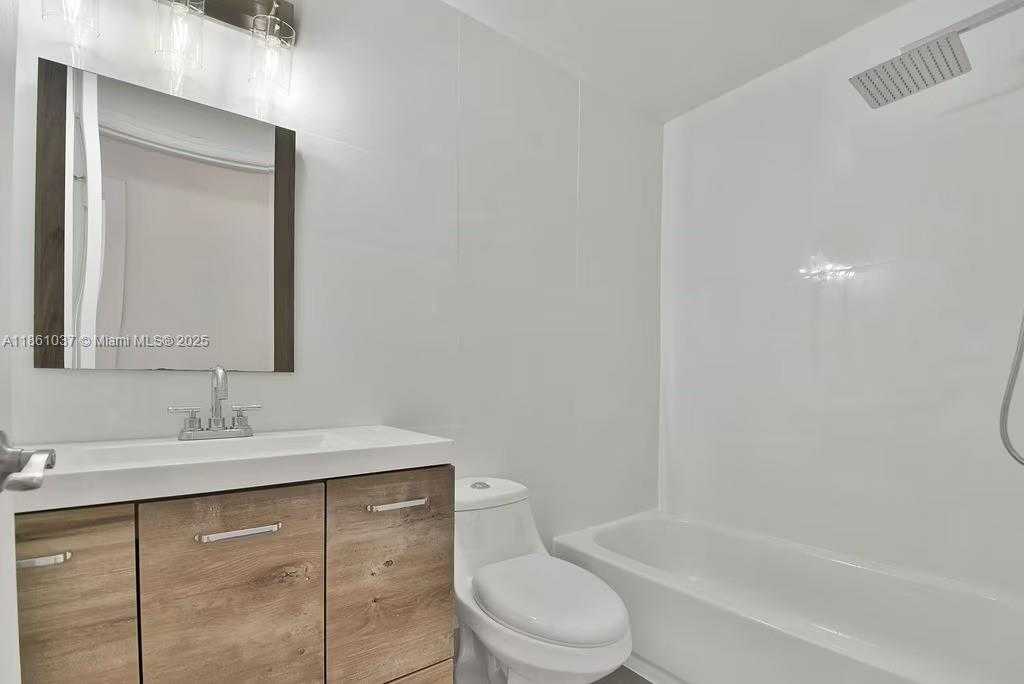 Small Image of 3501 MAGELLAN CIR #636, Aventura Number 27