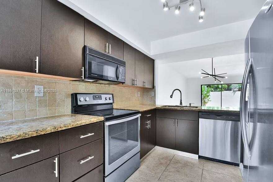 Small Image of 3501 MAGELLAN CIR #636, Aventura Number 3