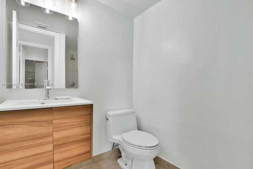 Small Image of 3501 MAGELLAN CIR #636, Aventura Number 32