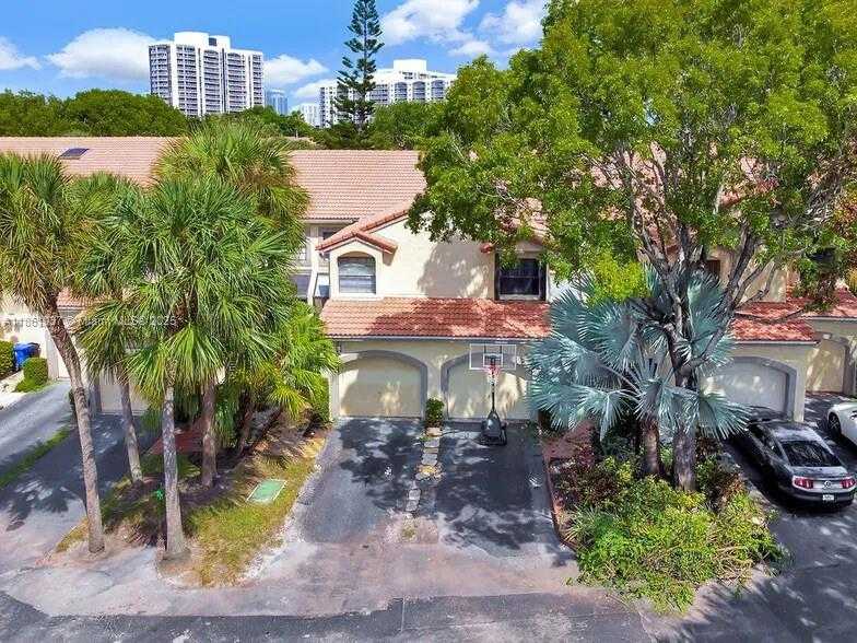 Small Image of 3501 MAGELLAN CIR #636, Aventura Number 47