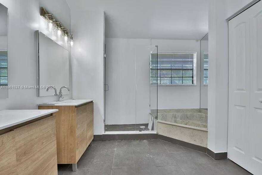 Small Image of 3501 MAGELLAN CIR #636, Aventura Number 5