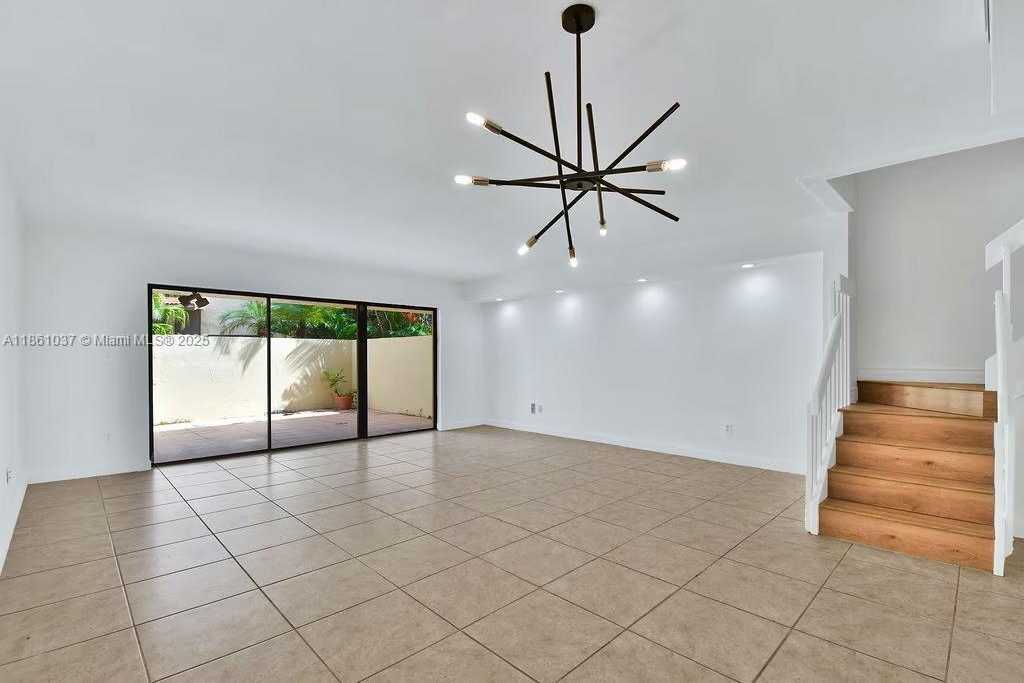 Small Image of 3501 MAGELLAN CIR #636, Aventura Number 6