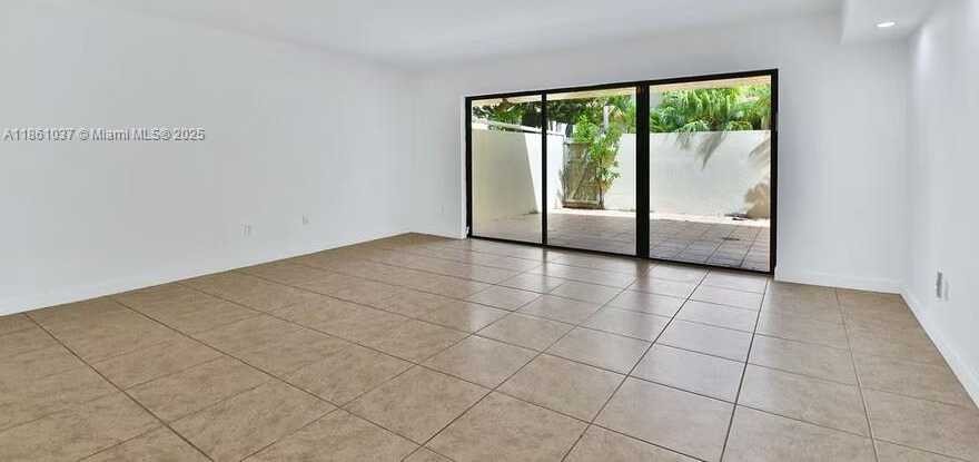 Small Image of 3501 MAGELLAN CIR #636, Aventura Number 7