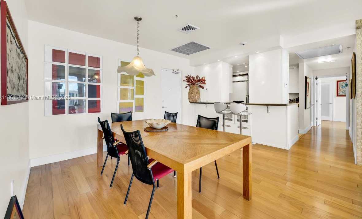 Small Image of 10275 COLLINS AVE #102, Bal Harbour Number 6