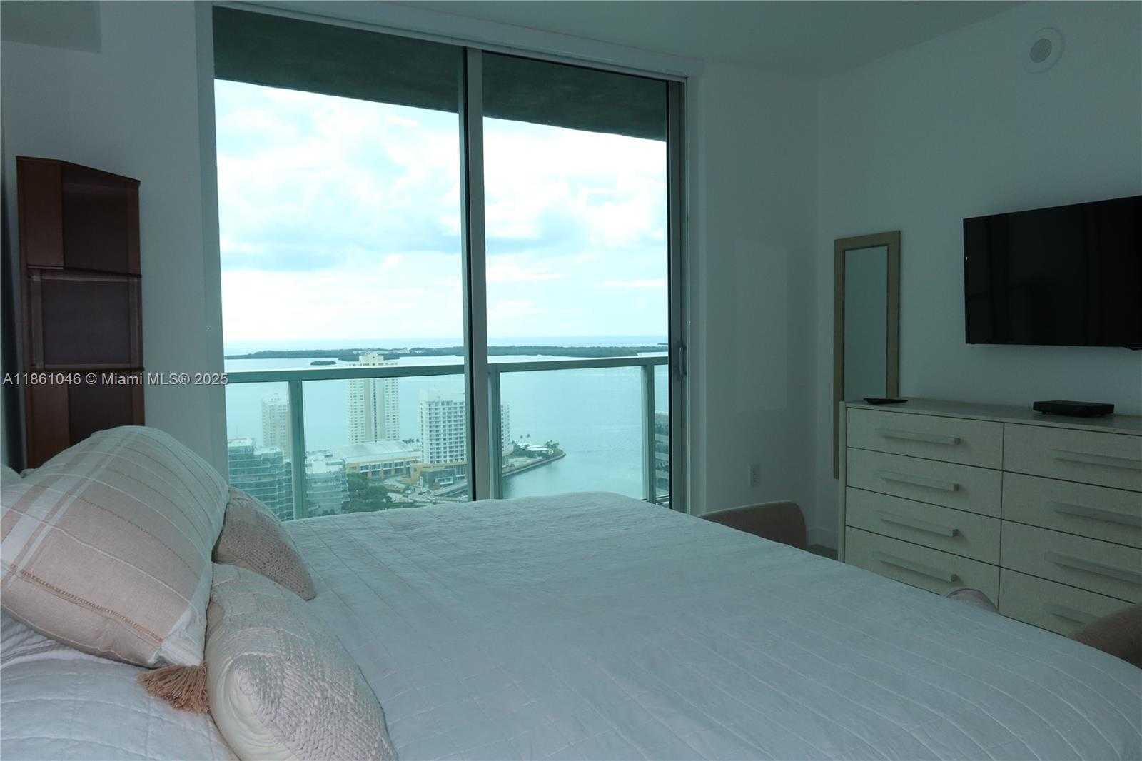 Small Image of 500 BRICKELL AVE #3902, Miami Number 10