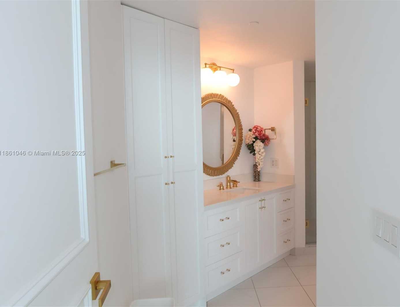 Small Image of 500 BRICKELL AVE #3902, Miami Number 12