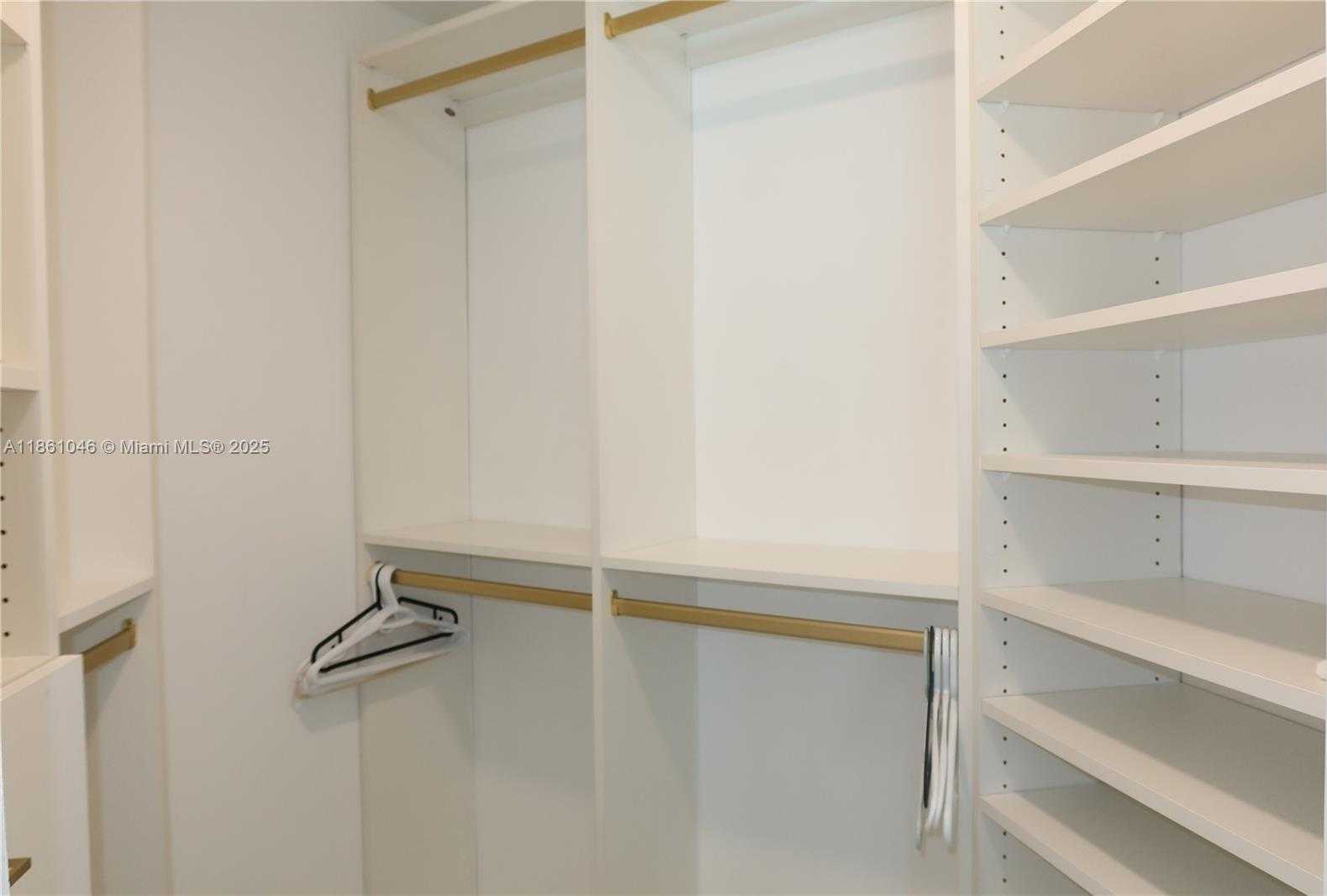 Small Image of 500 BRICKELL AVE #3902, Miami Number 14