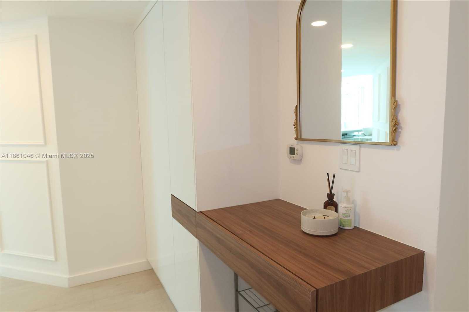 Small Image of 500 BRICKELL AVE #3902, Miami Number 24