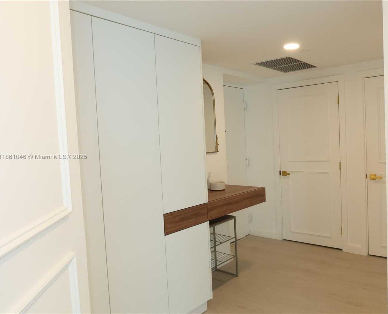 Small Image of 500 BRICKELL AVE #3902, Miami Number 25