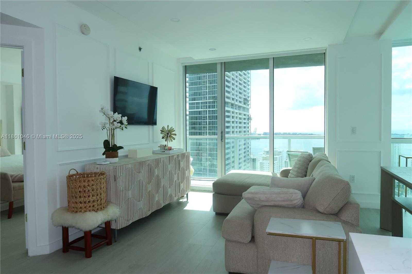 Small Image of 500 BRICKELL AVE #3902, Miami Number 31