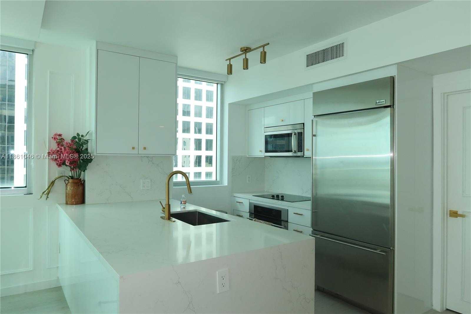 Small Image of 500 BRICKELL AVE #3902, Miami Number 6