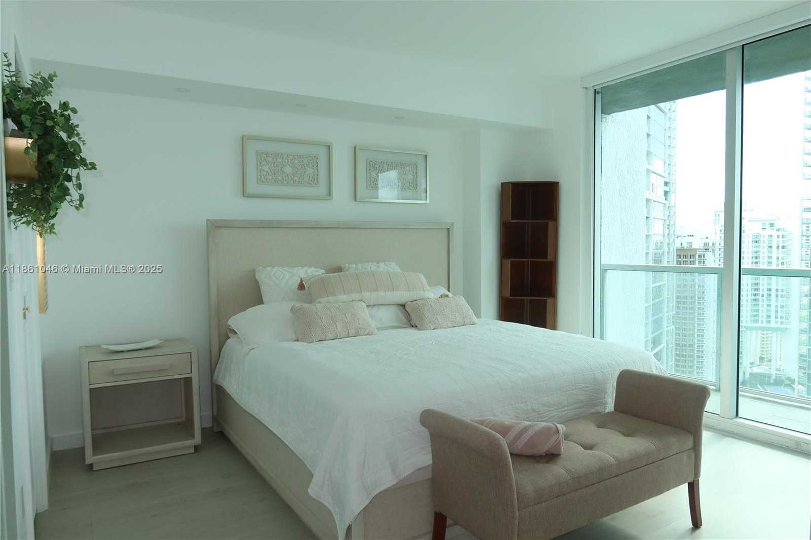 Small Image of 500 BRICKELL AVE #3902, Miami Number 8