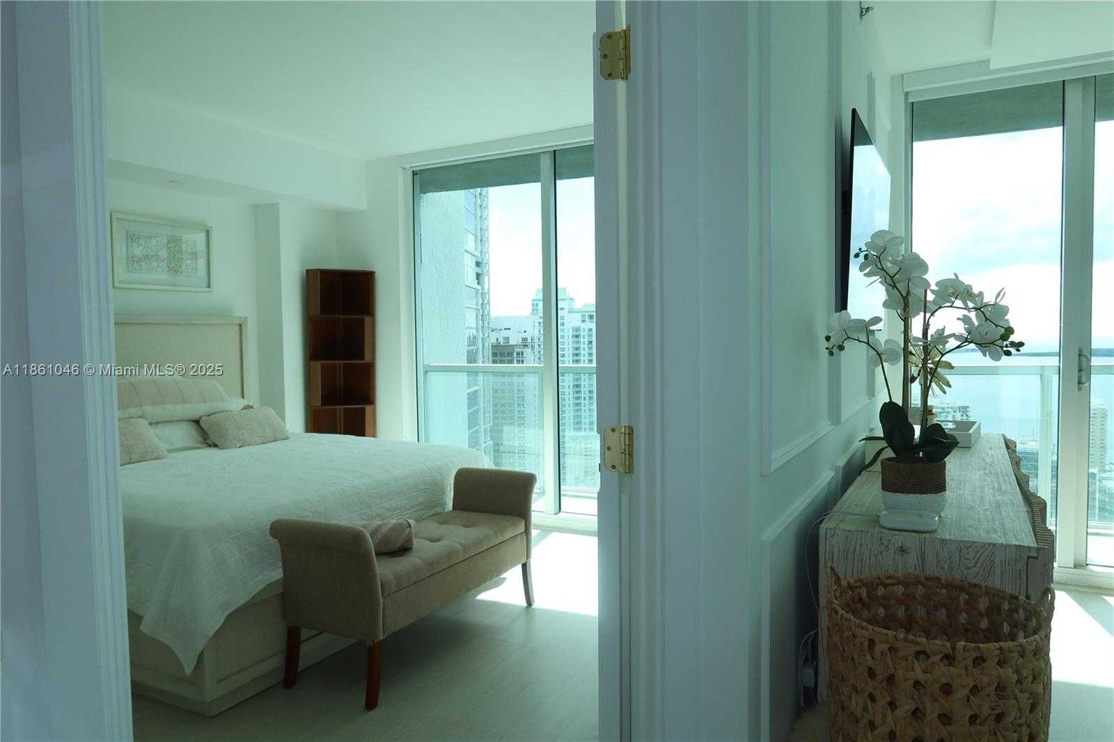 Small Image of 500 BRICKELL AVE #3902, Miami Number 9