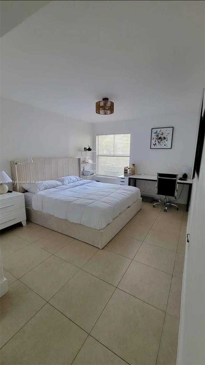 Small Image of 10670 SOUTH WEST 156TH PL #313, Miami Number 13