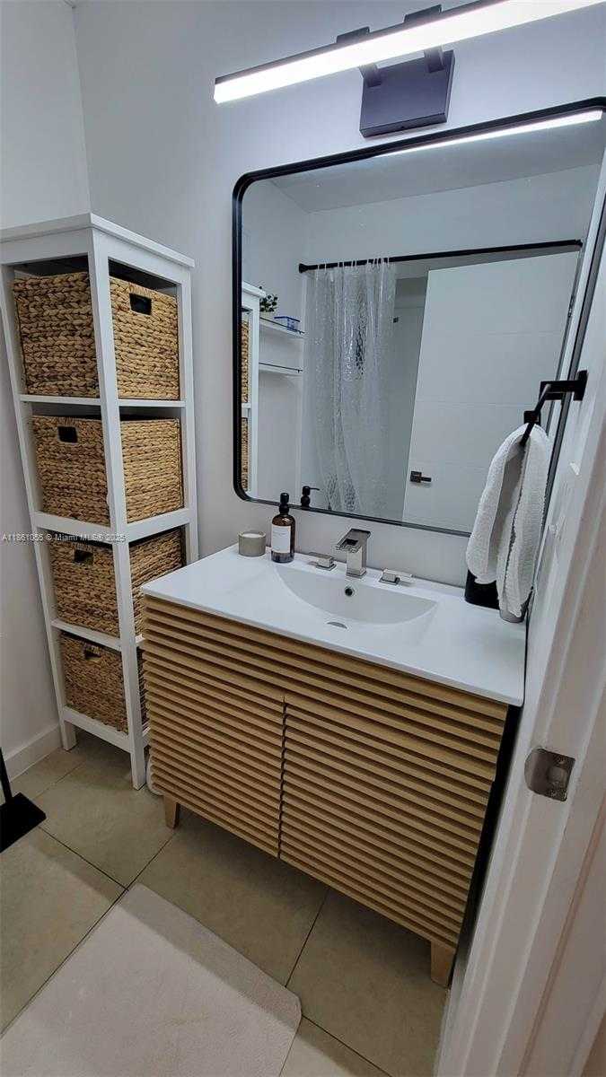 Small Image of 10670 SOUTH WEST 156TH PL #313, Miami Number 15