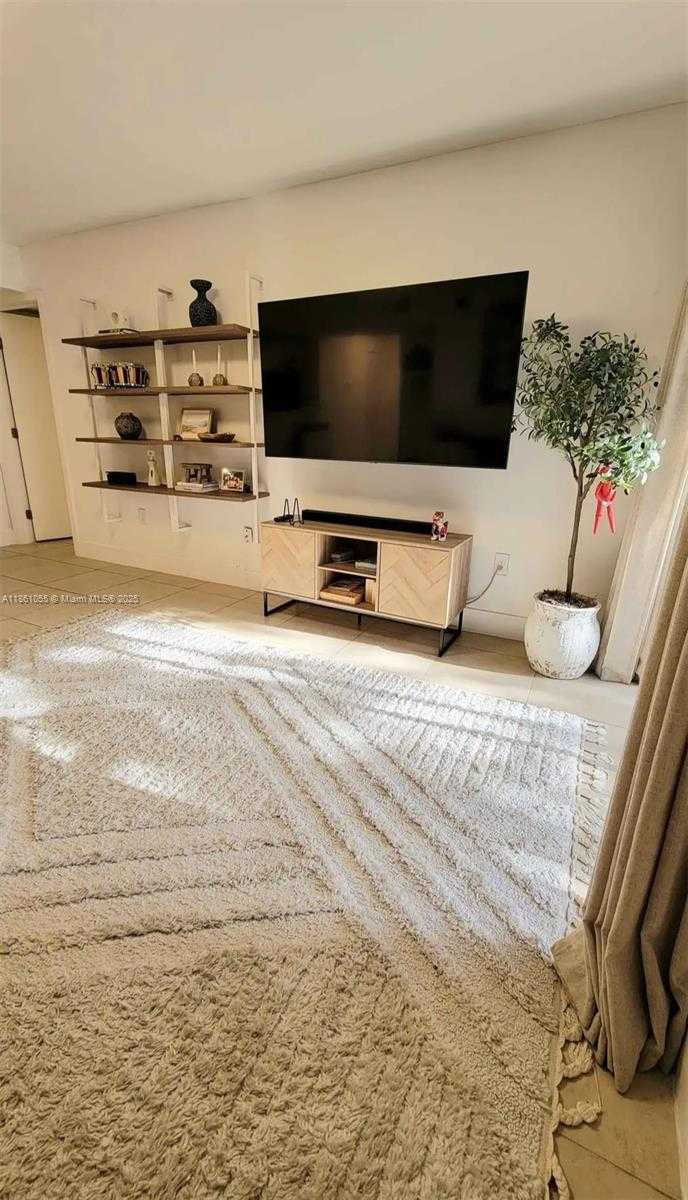 Small Image of 10670 SOUTH WEST 156TH PL #313, Miami Number 4
