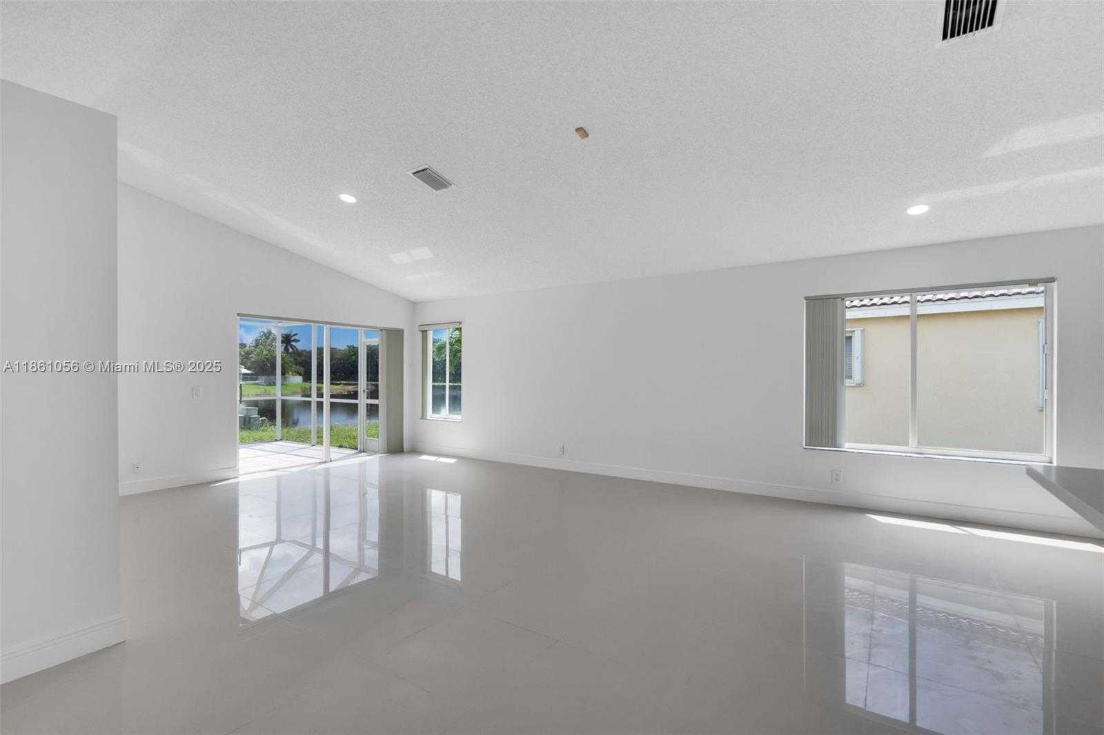 Small Image of 4366 MAHOGANY RIDGE DR, Weston Number 5