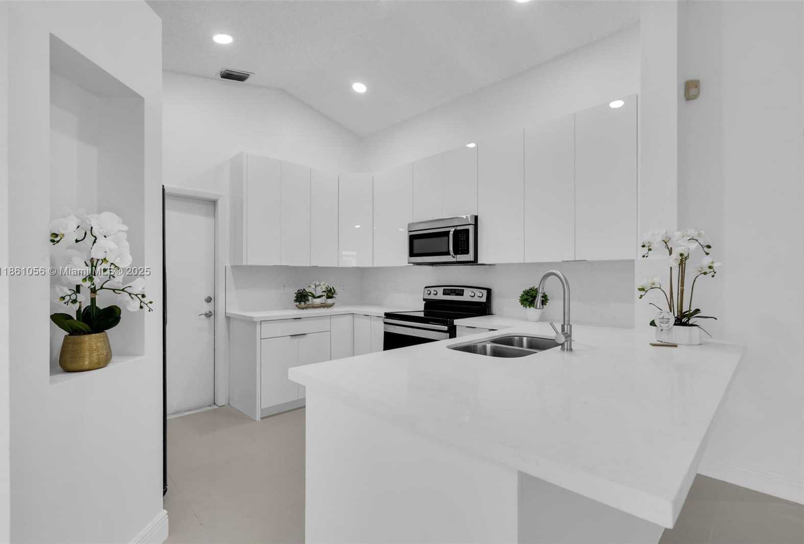 Small Image of 4366 MAHOGANY RIDGE DR, Weston Number 8