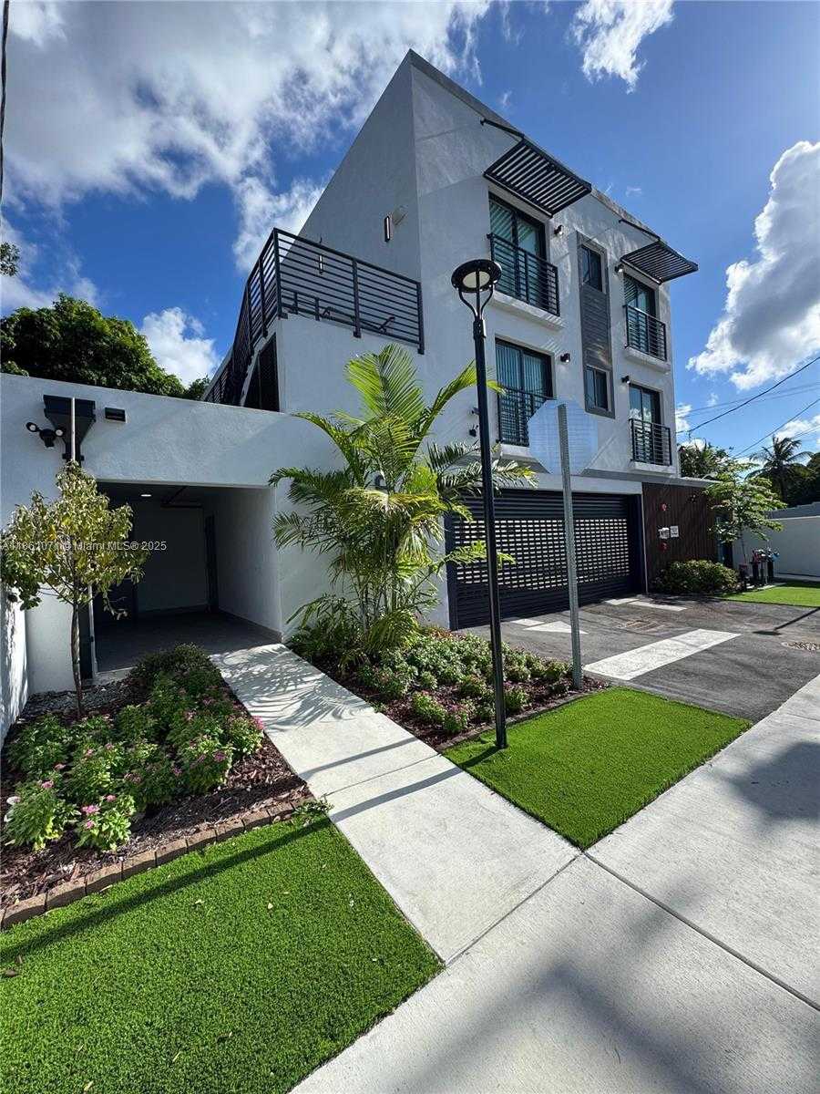 Small Image of 2782 NORTH WEST 46TH ST #1, Miami Number 2