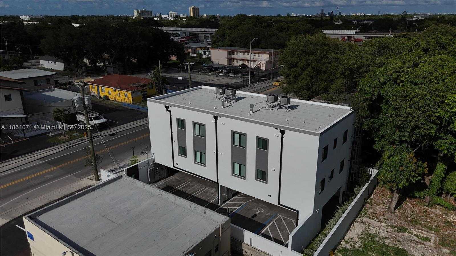 Small Image of 2782 NORTH WEST 46TH ST #1, Miami Number 6