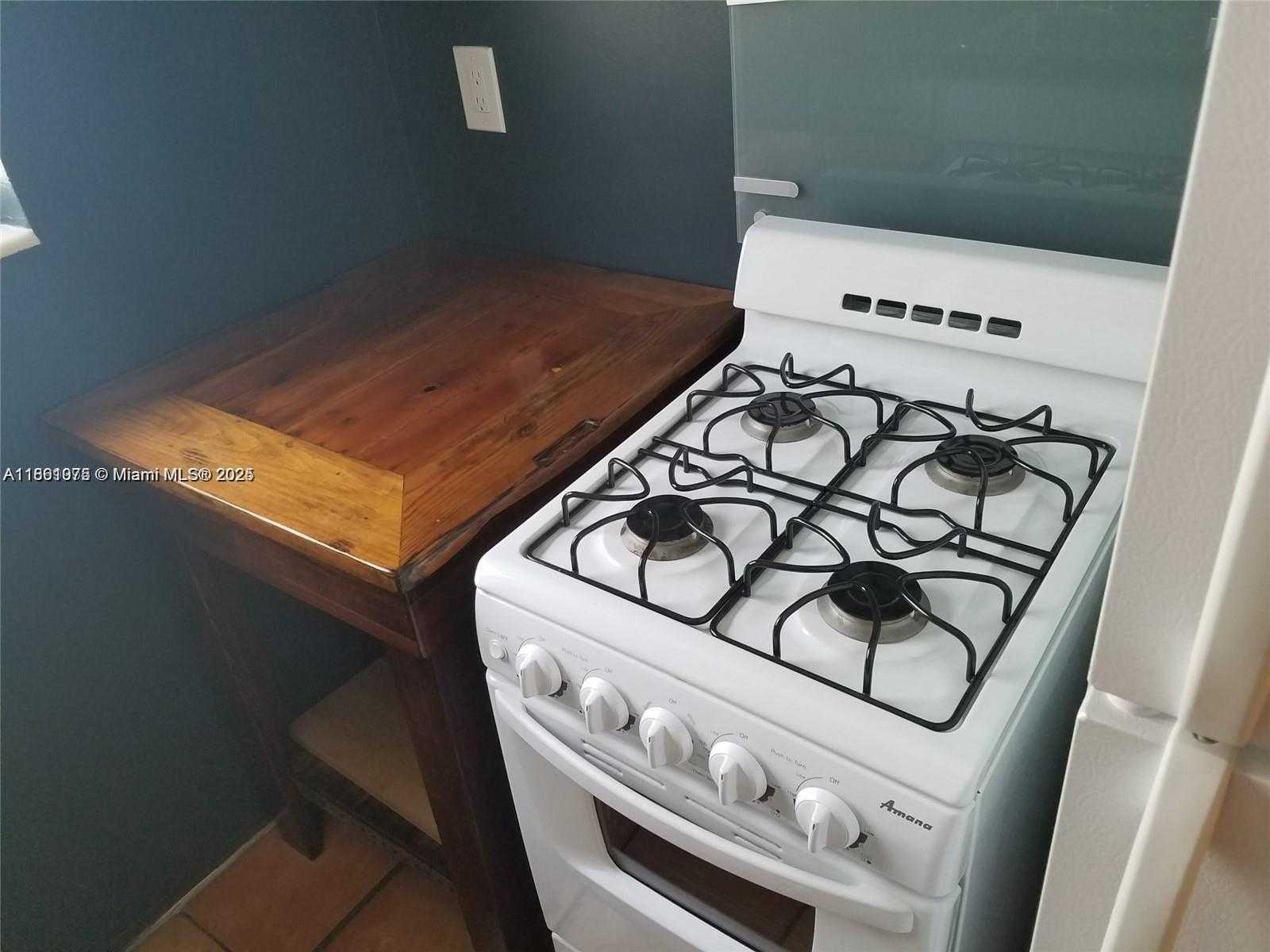 Small Image of 8132 HARDING AVE #14, Miami Beach Number 5