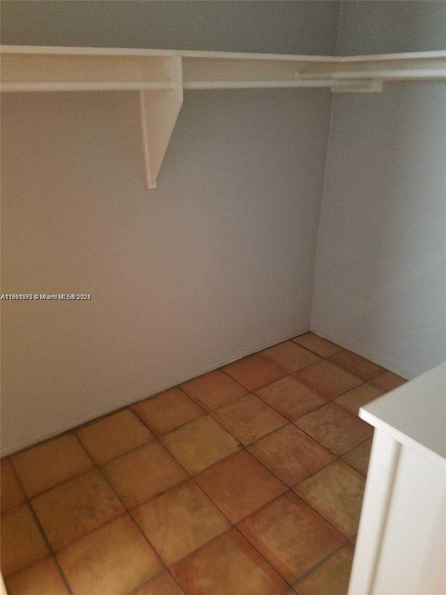 Small Image of 8132 HARDING AVE #14, Miami Beach Number 7