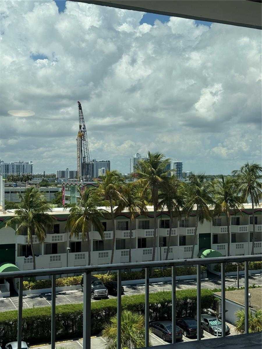 Small Image of 1865 79TH ST CSWY #6N, North Bay Village Number 11