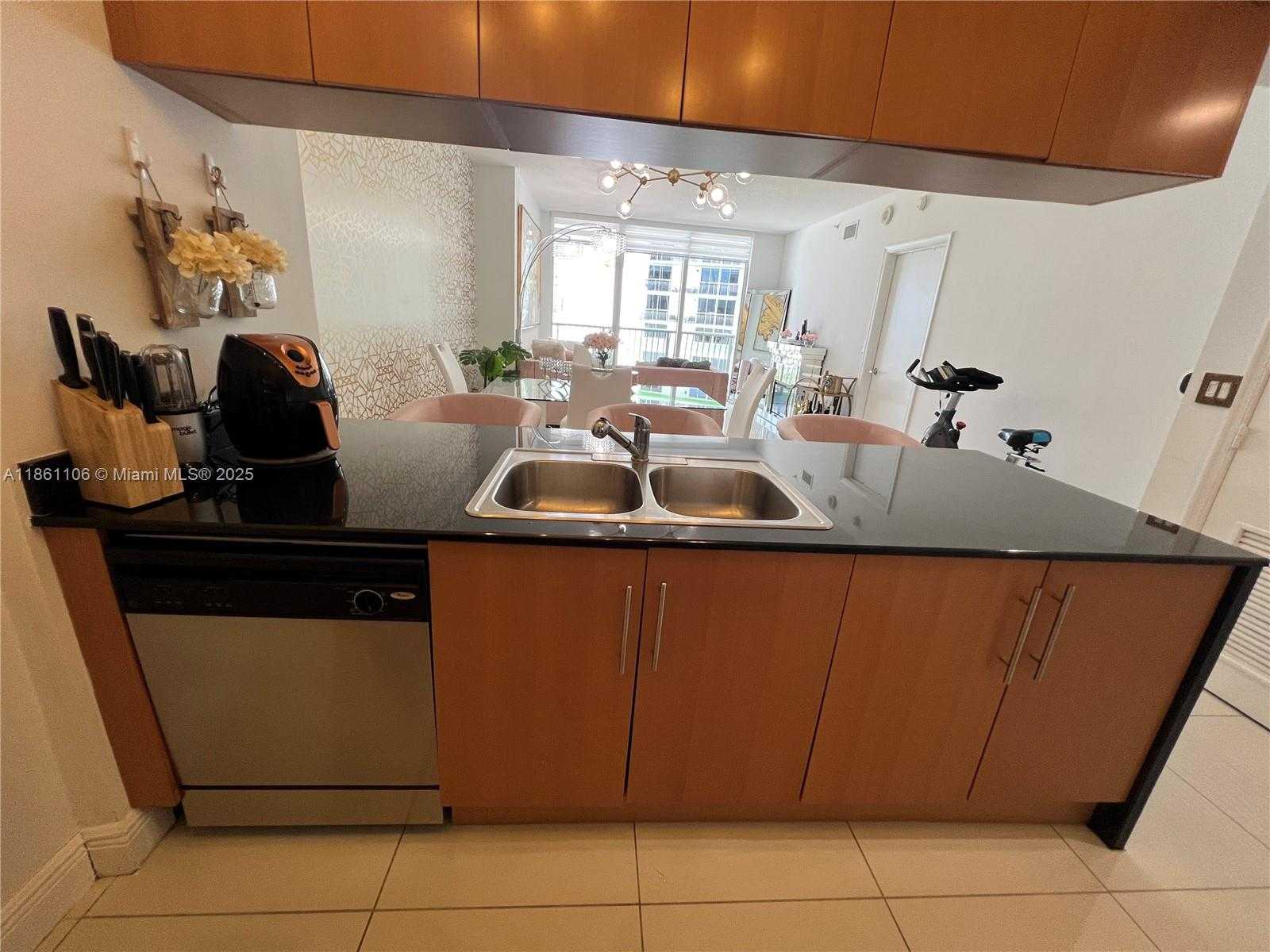 Small Image of 1750 NORTH BAYSHORE #1411, Miami Number 13