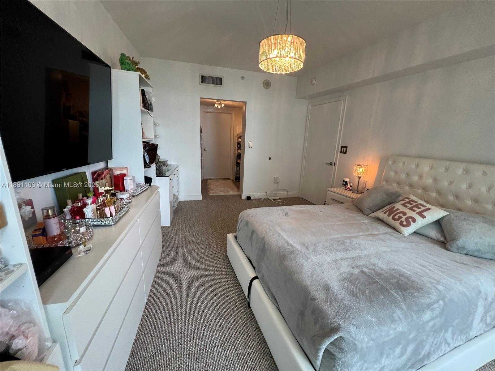 Small Image of 1750 NORTH BAYSHORE #1411, Miami Number 17