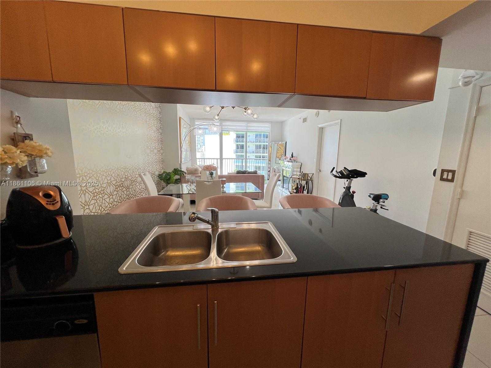 Small Image of 1750 NORTH BAYSHORE #1411, Miami Number 5